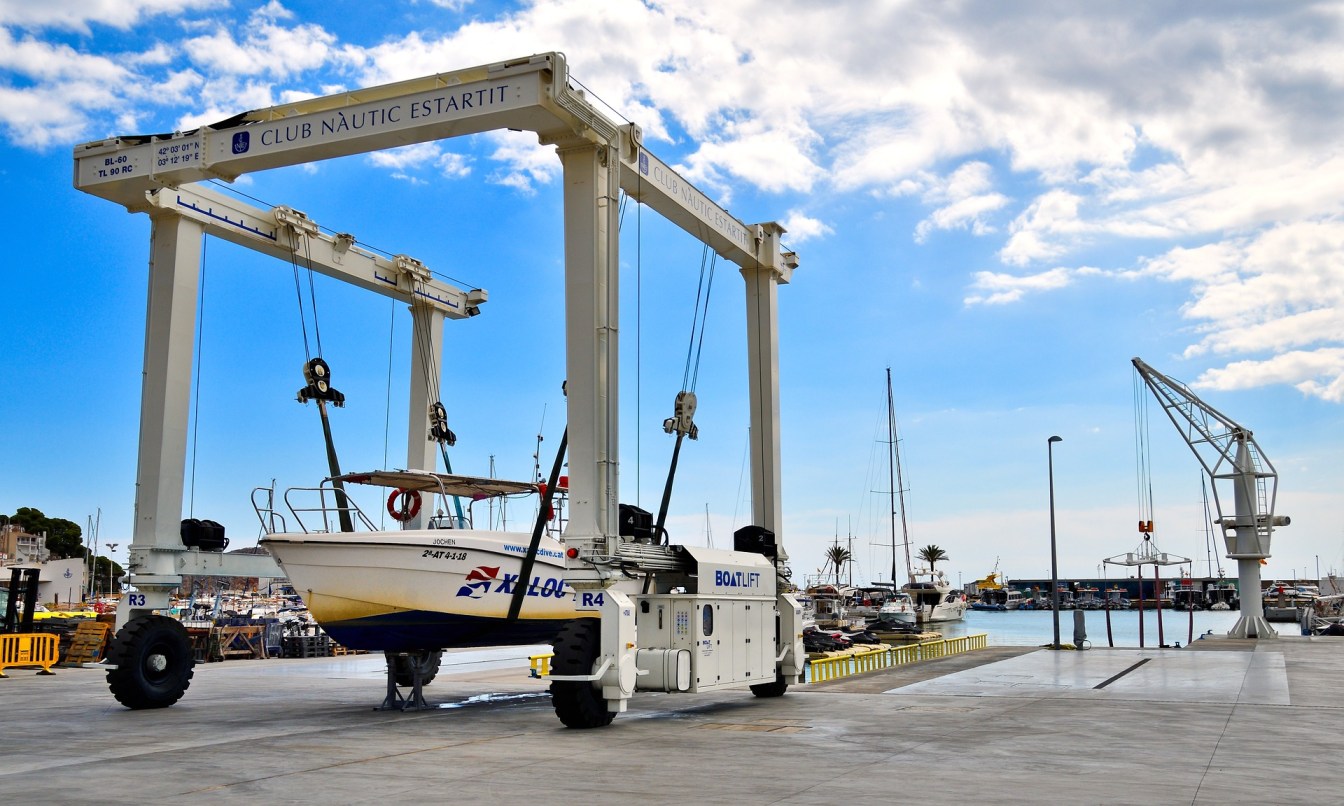 Lubricante marino para mantener el rendimiento del barco